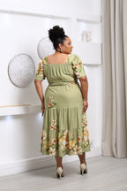 Chamise Plus Size Floral com Cinto e Bolso – Tecido Viscolinho