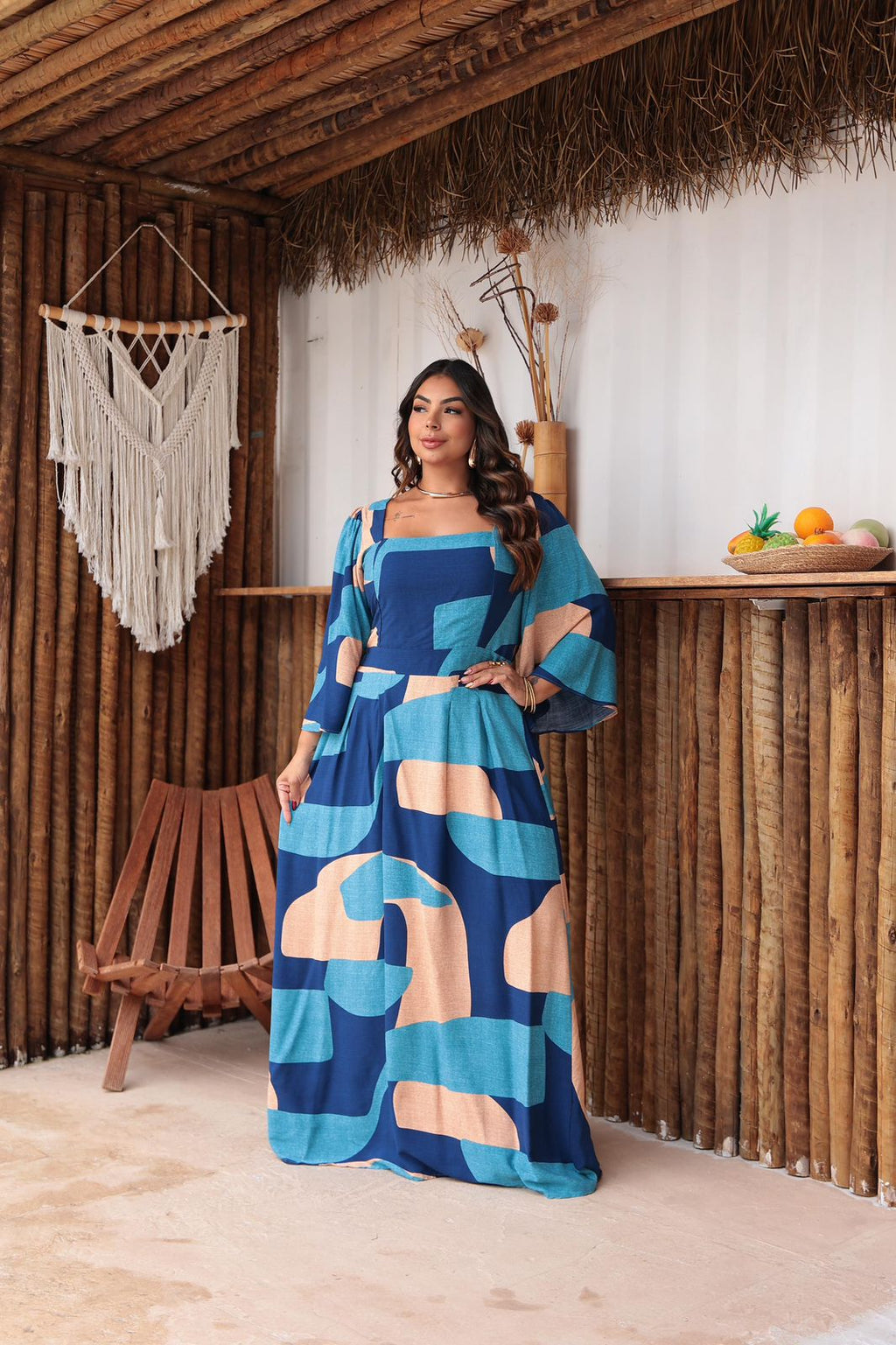 Vestido Longo Plus Size com Barrado e Manga Longa – Tecido Viscolinho