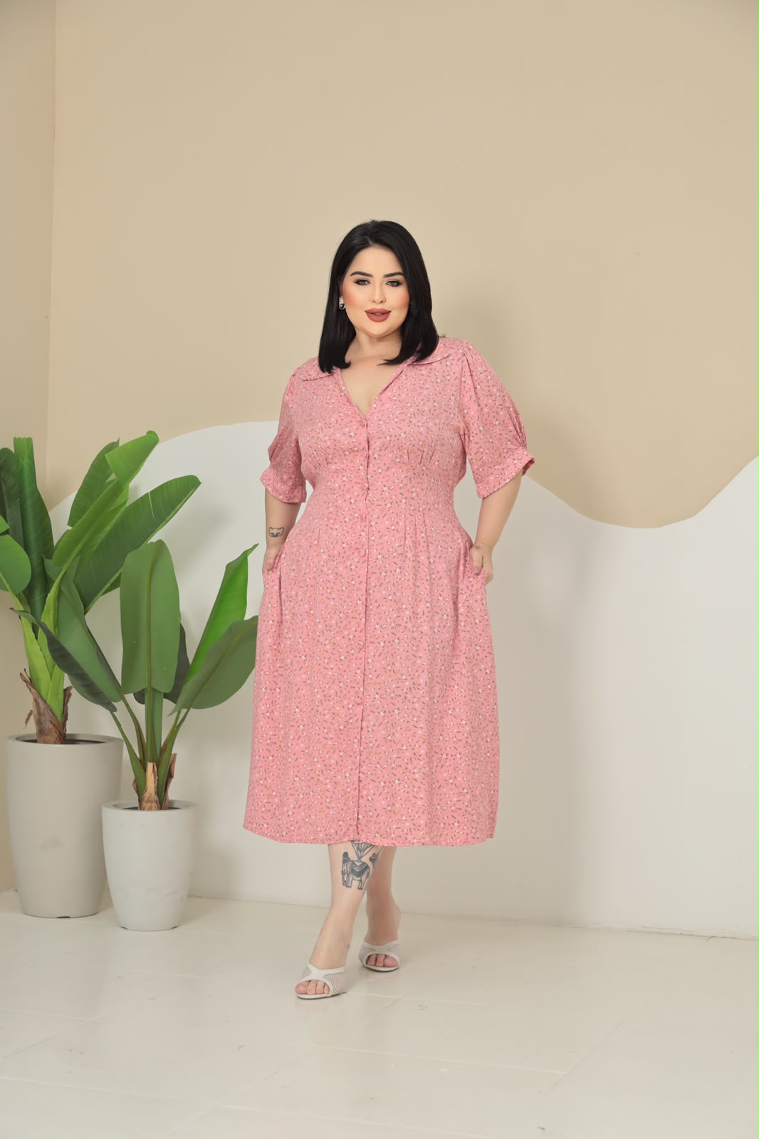 Chemise Plus Size Floral com Detalhe na Cintura - Tecido Viscomida
