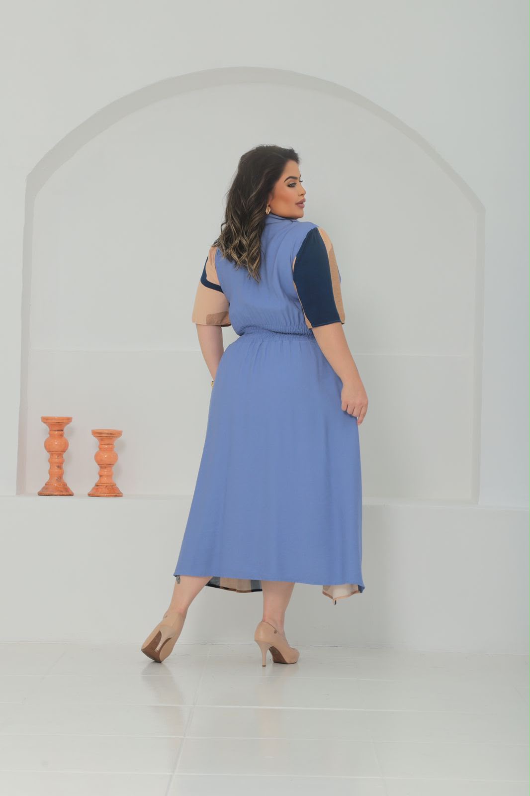 Vestido Midi Plus Size Bicolor Estampado - Tecido Sensorial