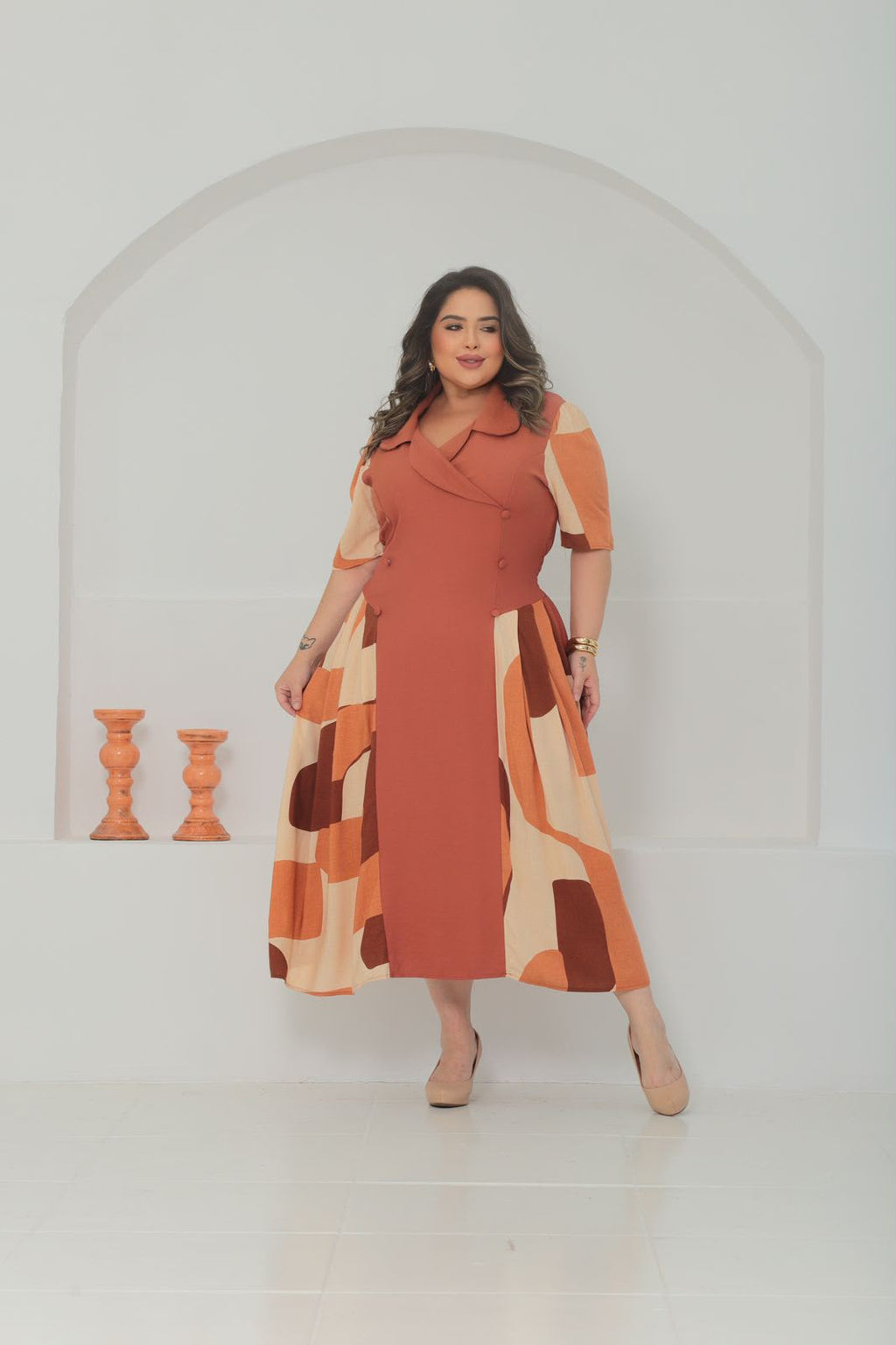 Vestido Midi Plus Size Bicolor Estampado - Tecido Sensorial