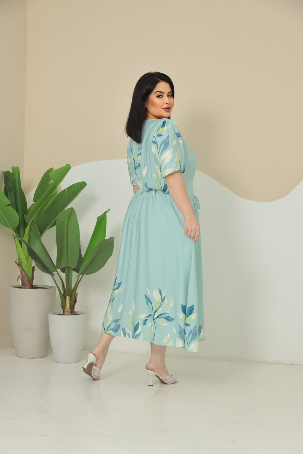 Vestido Plus Size com Regulagem na Cintura - Tecido Jacquard