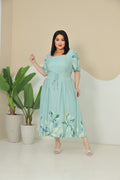 Vestido Plus Size com Regulagem na Cintura - Tecido Jacquard