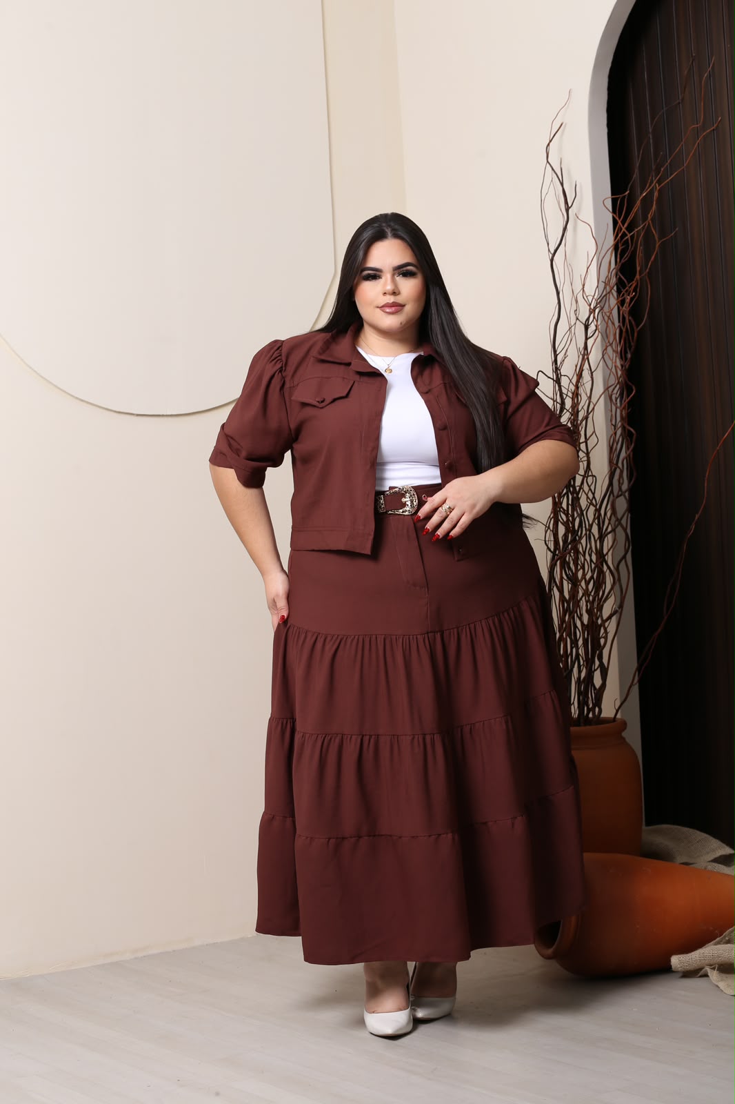 Conjunto Plus Size de Blusa e Saia com Cinto - Tecido Sensorial