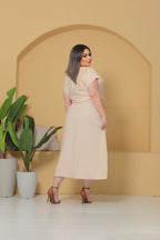 Vestido Midi Plus Size com Bolsos Frontais e Cinto - Tecido Sensorial