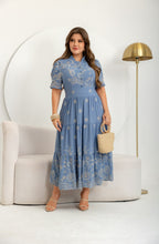 Vestido Lese com Botões no Busto - Tecido Laise