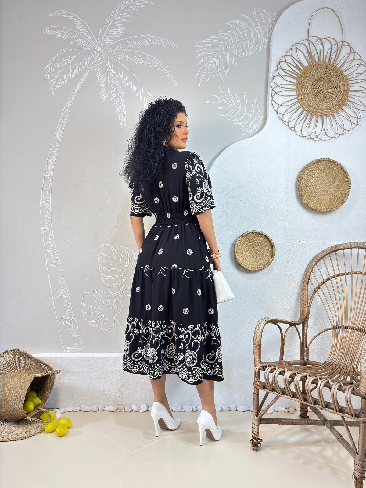 Vestido Lese com Botões no Busto - Tecido Laise
