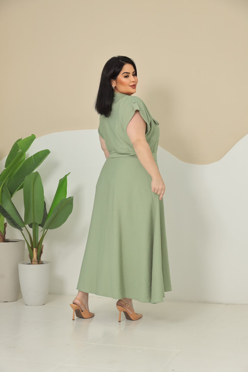 Chemise Plus Size Lisa com Detalhes nos Ombros – Tecido Sensorial