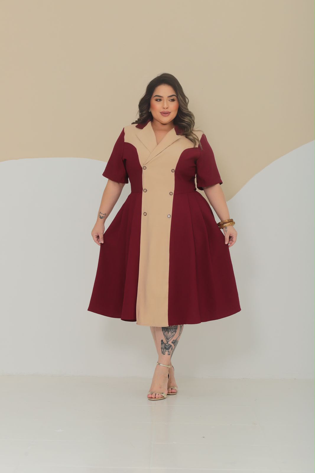 Vestido Plus Size Bicolor – Tecido Sensorial